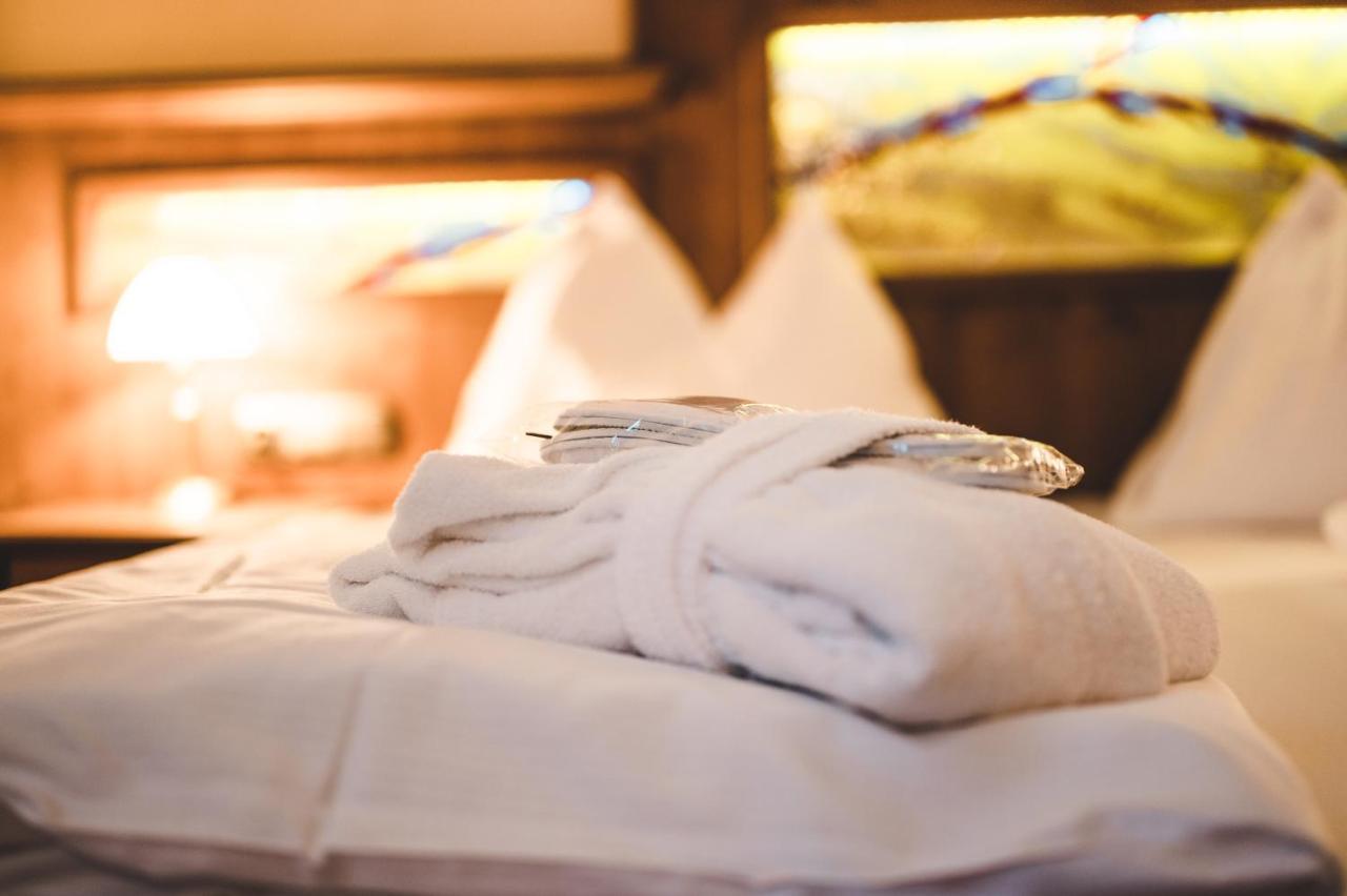 Cella Central Historic Boutique Hotel Zell am See Ngoại thất bức ảnh