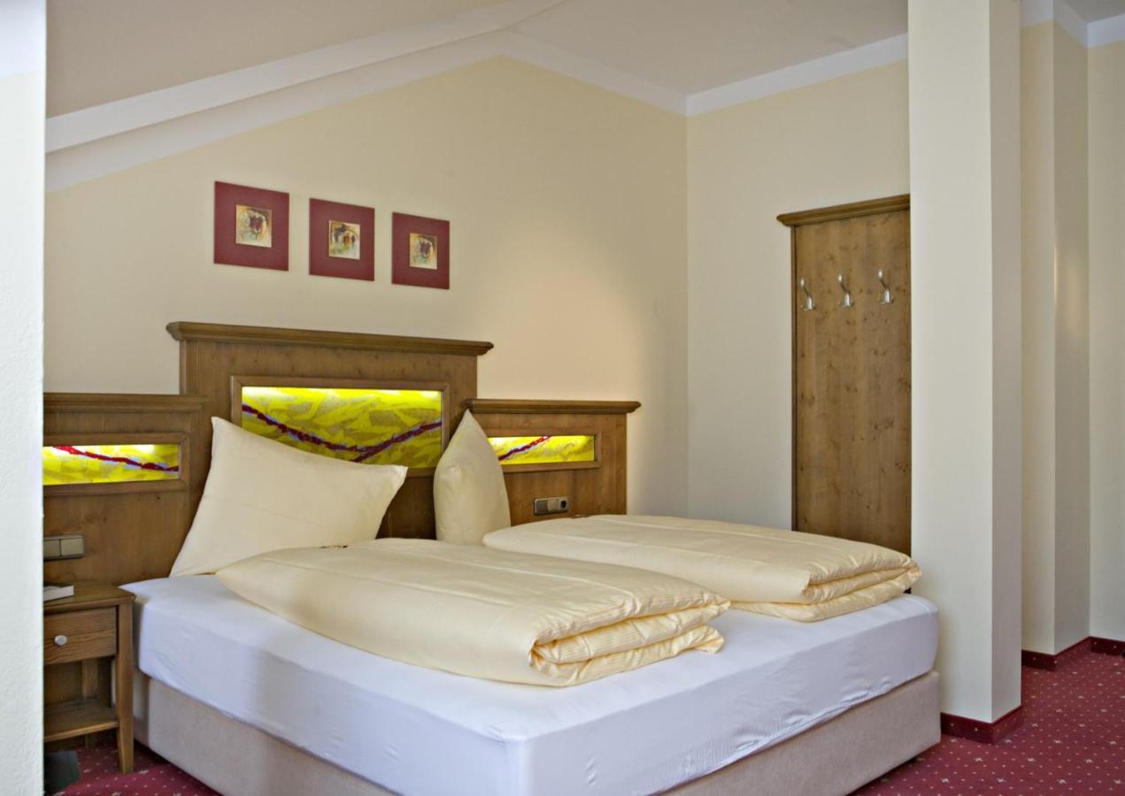 Cella Central Historic Boutique Hotel Zell am See Phòng bức ảnh
