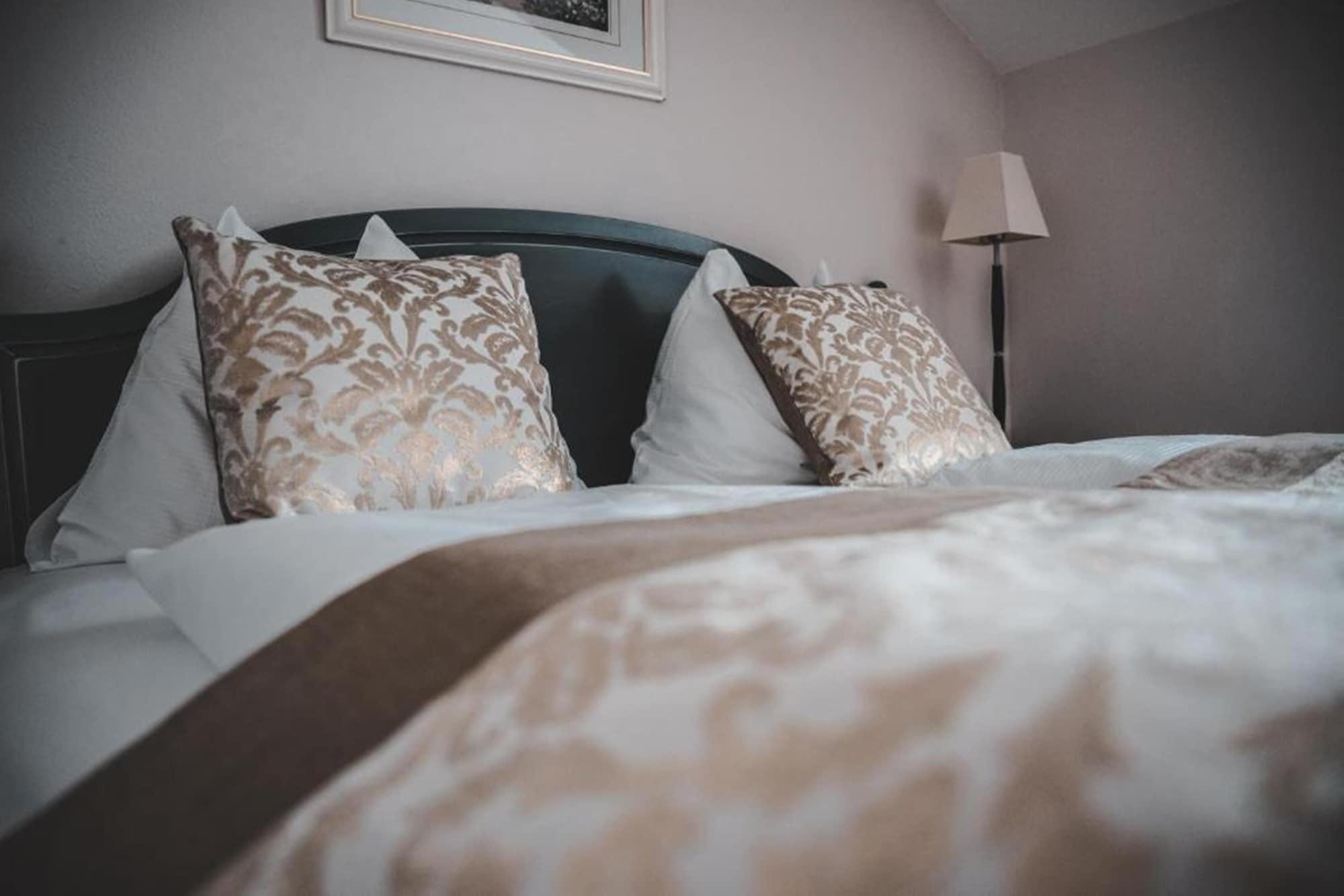 Cella Central Historic Boutique Hotel Zell am See Ngoại thất bức ảnh