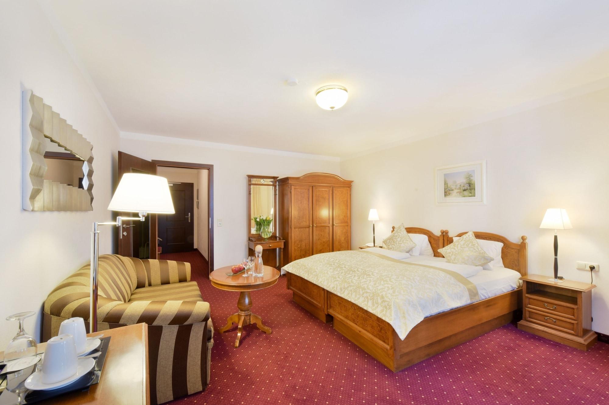 Cella Central Historic Boutique Hotel Zell am See Ngoại thất bức ảnh