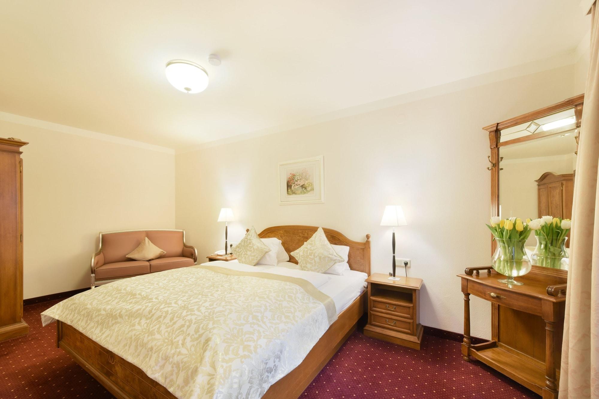 Cella Central Historic Boutique Hotel Zell am See Ngoại thất bức ảnh
