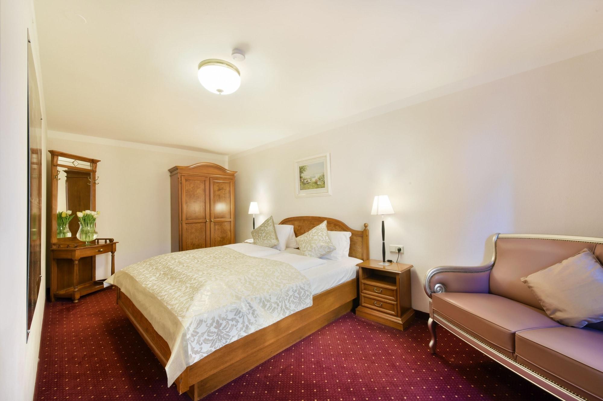 Cella Central Historic Boutique Hotel Zell am See Ngoại thất bức ảnh