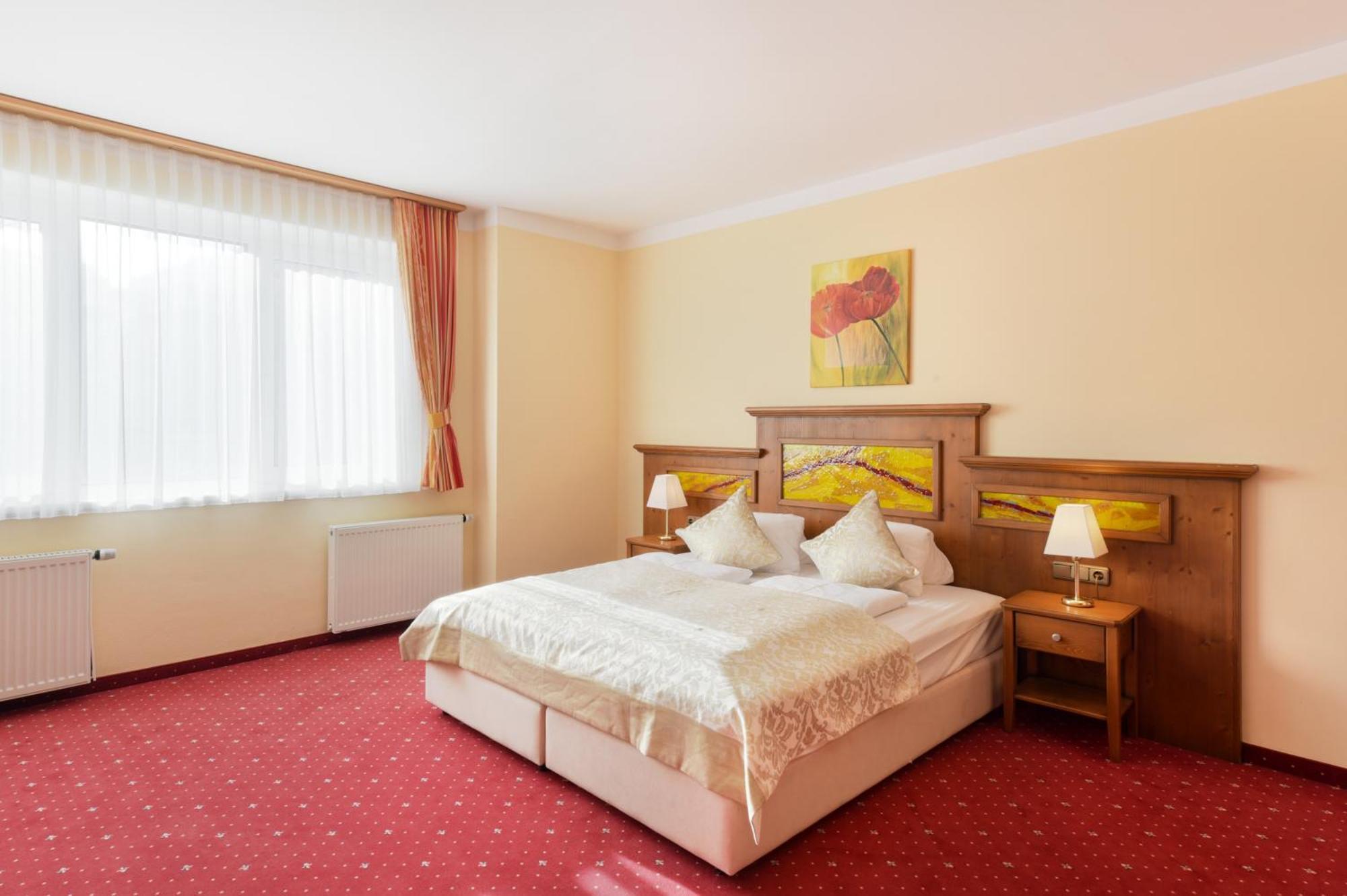 Cella Central Historic Boutique Hotel Zell am See Ngoại thất bức ảnh