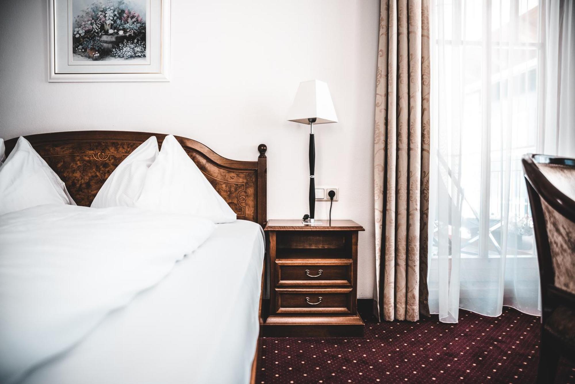 Cella Central Historic Boutique Hotel Zell am See Ngoại thất bức ảnh