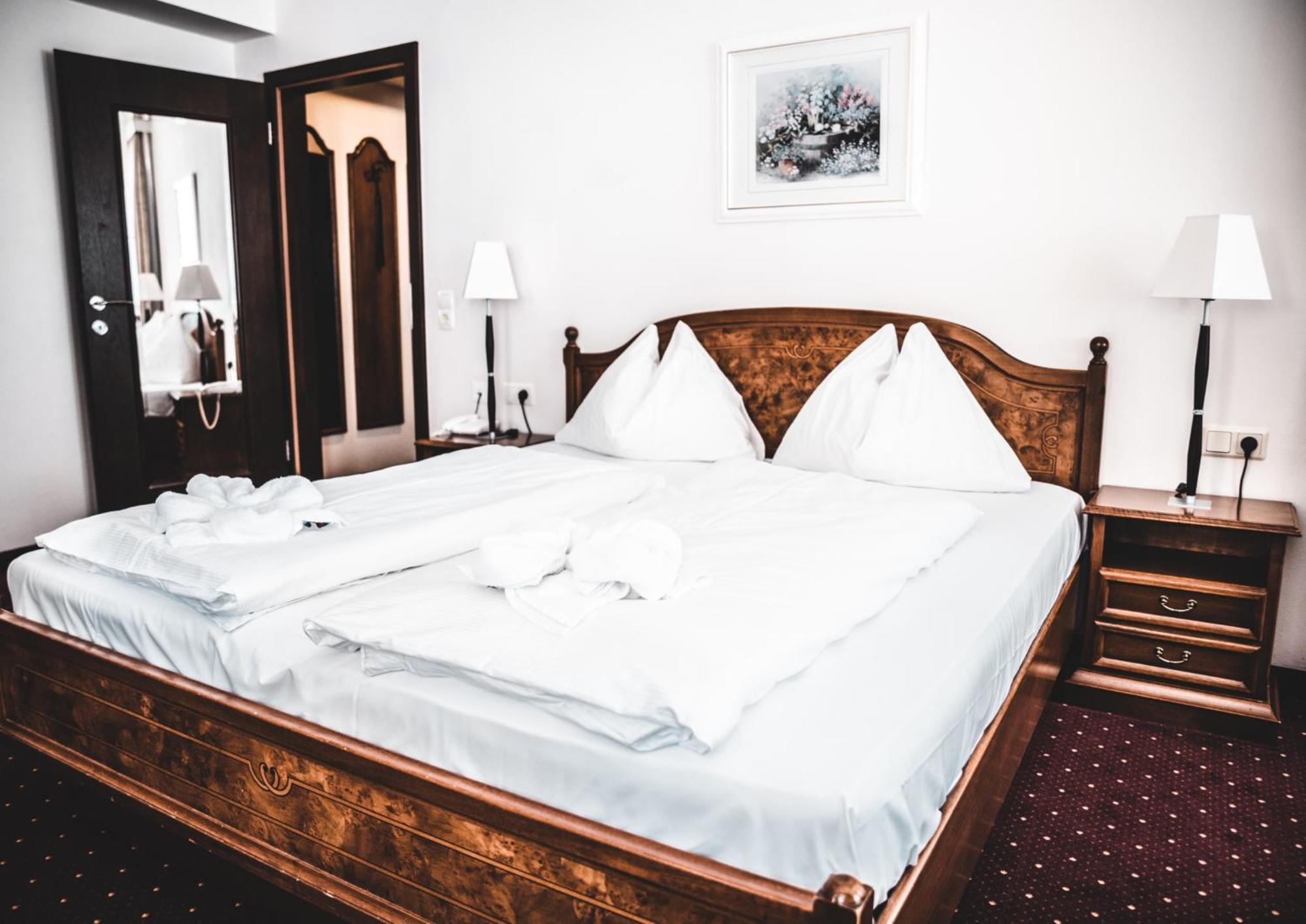 Cella Central Historic Boutique Hotel Zell am See Ngoại thất bức ảnh