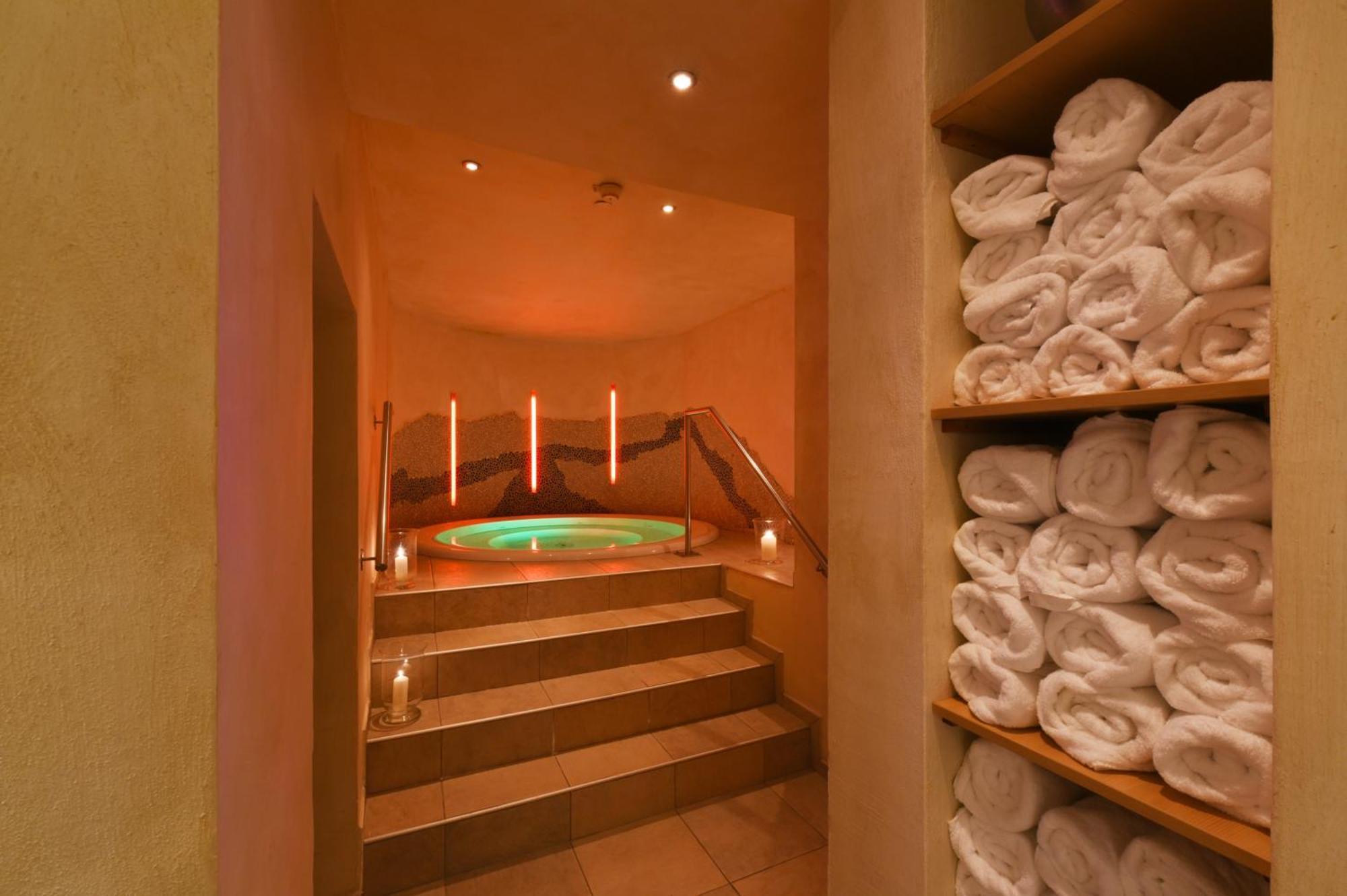 Cella Central Historic Boutique Hotel Zell am See Ngoại thất bức ảnh