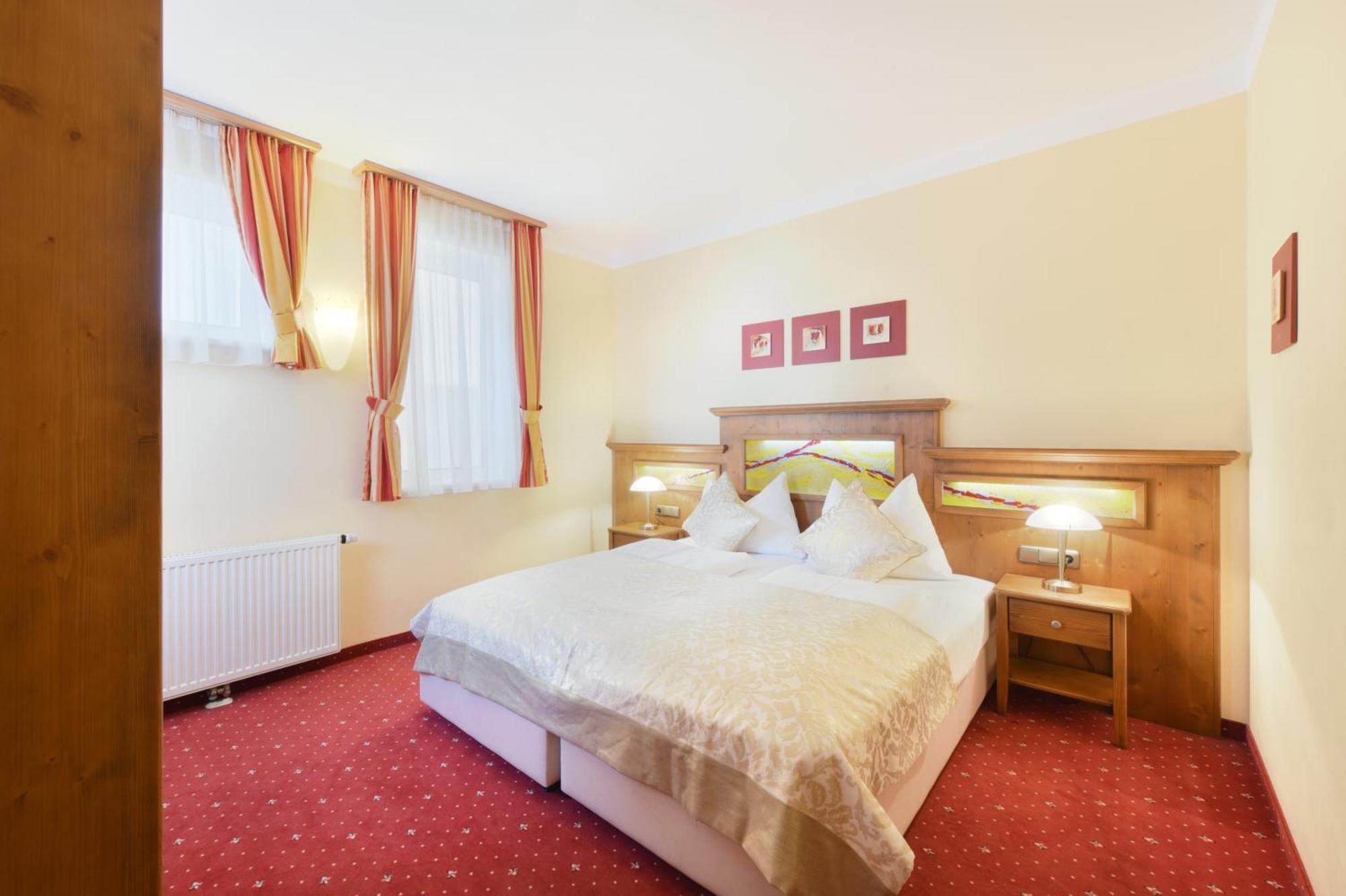 Cella Central Historic Boutique Hotel Zell am See Phòng bức ảnh