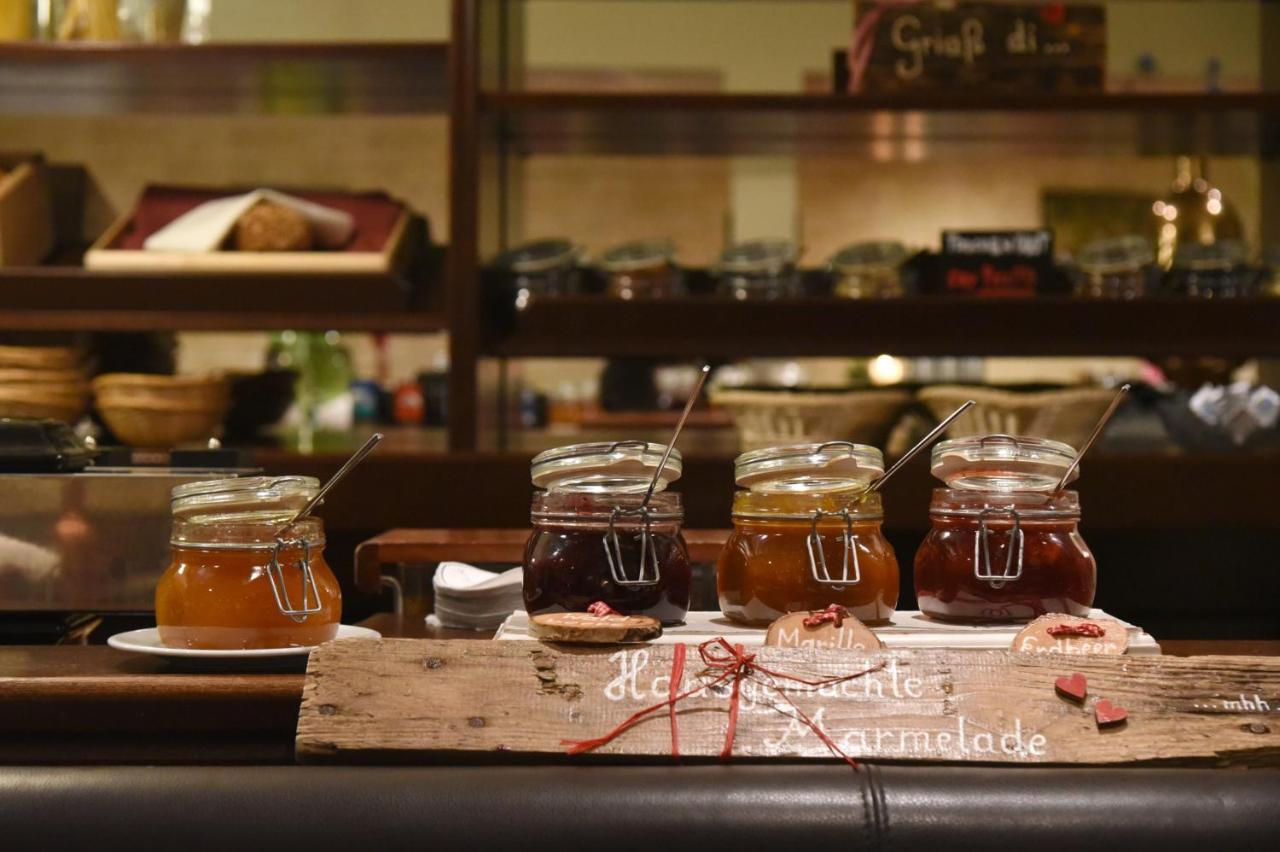 Cella Central Historic Boutique Hotel Zell am See Ngoại thất bức ảnh